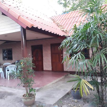 Hans Strand Bungalows Ko Lanta Kültér fotó