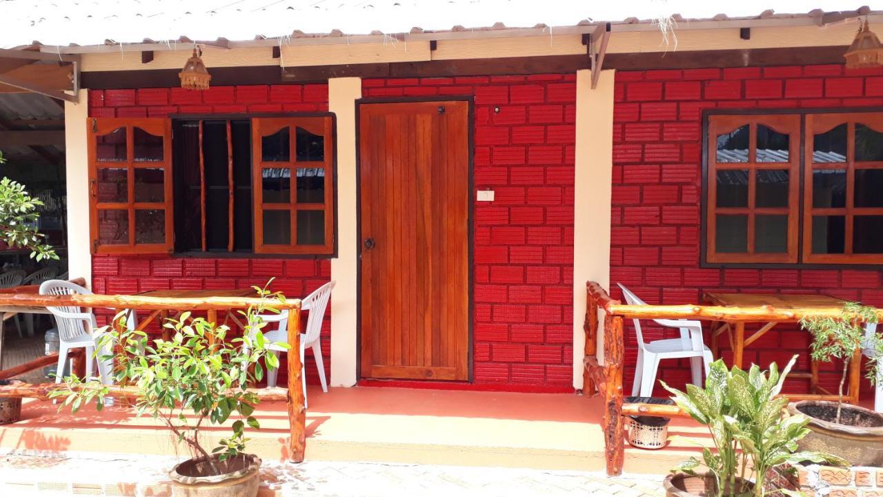 Hans Strand Bungalows Ko Lanta Kültér fotó